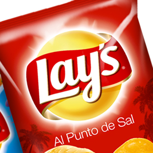 Mejora la imagen y ventas de Lay's con nuestro packaging de edición especial verano. Empatiza con amas de casa y familias con niños. Resultados exitosos.